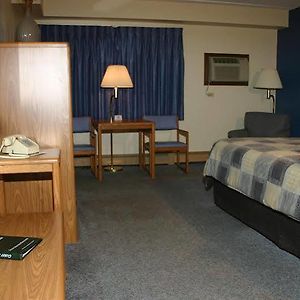 Chanhassen Inn Room photo