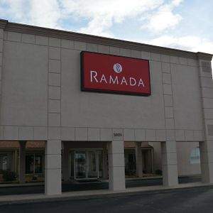 Ramada By Wyndham Wichita Airport Hotel Exterior photo