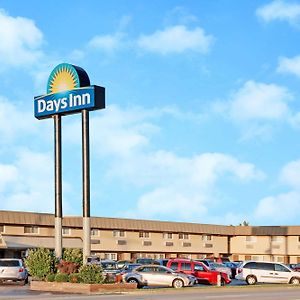 Days Inn By Wyndham Elk Grove Village O'Hare Airport West Exterior photo