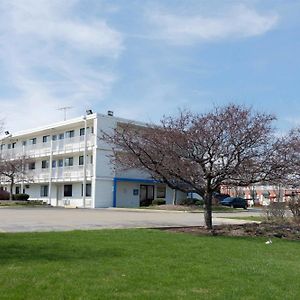 Motel 6 Chicago Southwest - Aurora Exterior photo