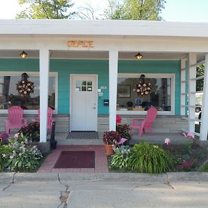 Motel 57 Sturgeon Bay Exterior photo