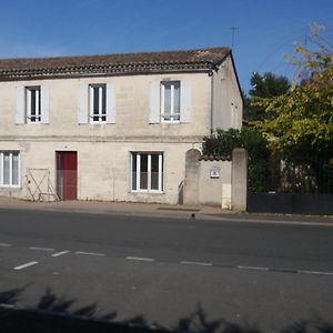 La Maison D'Alienor Bed & Breakfast Saint-Medard-de-Guizieres Exterior photo