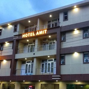 Hotel Amit Shamshi Exterior photo