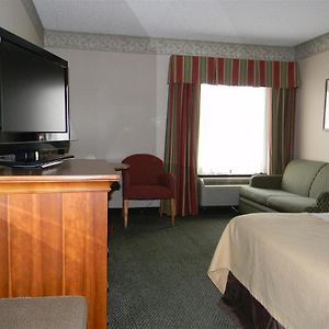 Holiday Lodge Hotel Oak Hill Room photo