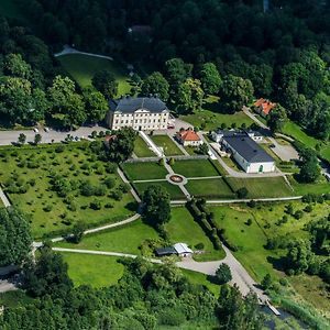 Hedenlunda Slott Hotel Flen Exterior photo