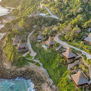 Lelewatu Resort Sumba Watukarere Exterior photo