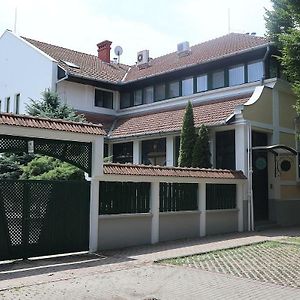 Szlovak Panzio Hotel Bekescsaba Exterior photo