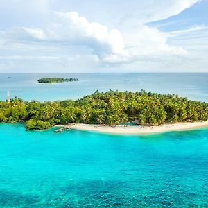 Calala Island Hotel Set Net Exterior photo