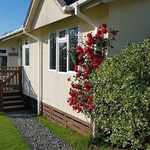 Thornbury Holiday Park Hotel Exterior photo