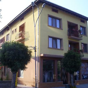 Kesta Za Gosti Fantazia Hotel Tryavna Exterior photo