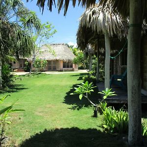 Cerros Beach Inn Corozal Exterior photo