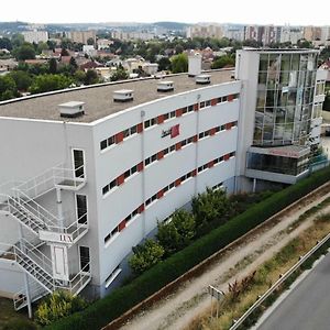 Penzion Lux Hotel Nitra Exterior photo