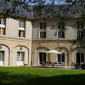 Château Magnifique: Renovated Retreat with Park Views and Game Room Tilly-sur-Seulles Exterior photo