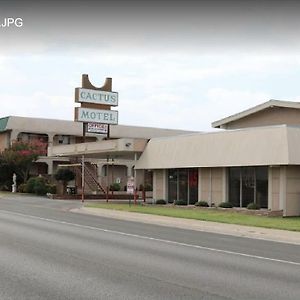 Cactus Inn And Suites Copperas Cove Exterior photo