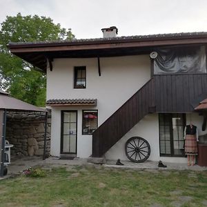 Butikova Kesta " Meri " Apartment Oreshak  Exterior photo