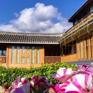 Moon On Inn Lijiang  Exterior photo