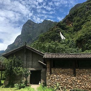 Wei-Island Farm&Art Guesthouse Lijiang  Exterior photo