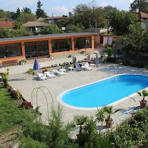 Hajistankovata Kesta Hotel Marash Exterior photo