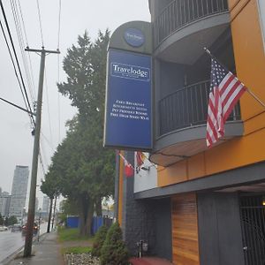 Travelodge By Wyndham Surrey Exterior photo