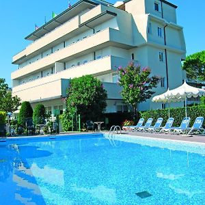 Hotel Old River Lignano Sabbiadoro Exterior photo