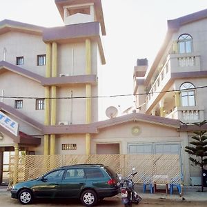 Stone Hotel Lome Exterior photo