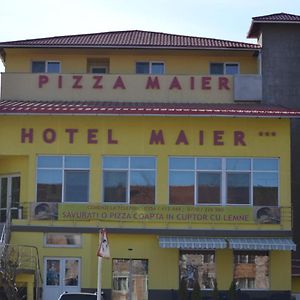 Hotel Maier Hunedoara Exterior photo