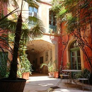 Rue Du Chateau Bed & Breakfast Tarascon Exterior photo