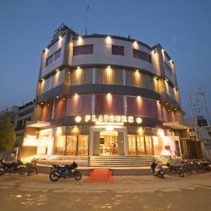 Hotel Vagmi Varanasi Exterior photo