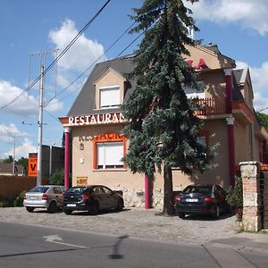 Attila Hotel Budapest Exterior photo