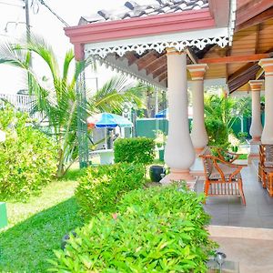 The Brtish Independence Inn Negombo Exterior photo