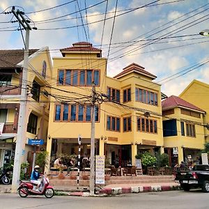 Ban Mae Boonthong Hotel Lampang Exterior photo