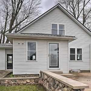 Charming Dairy Farm Home In Indiana Amish Country Shipshewana Exterior photo