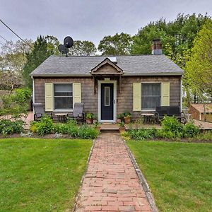 Cute East Hampton Cottage With Patio - Walk To Beach Exterior photo