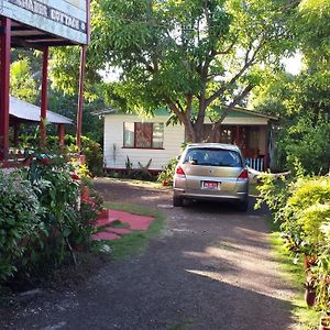 Shades Cottage Guesthouse Blue Hole Exterior photo