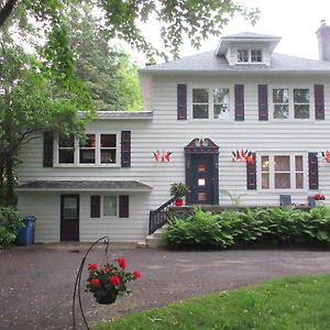 Gite Saint-Laurent Bed & Breakfast Trois-Rivieres Exterior photo