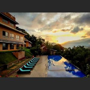 Poetree Thekkady Hotel Exterior photo