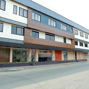 Mareena Hotel Kottayam Exterior photo